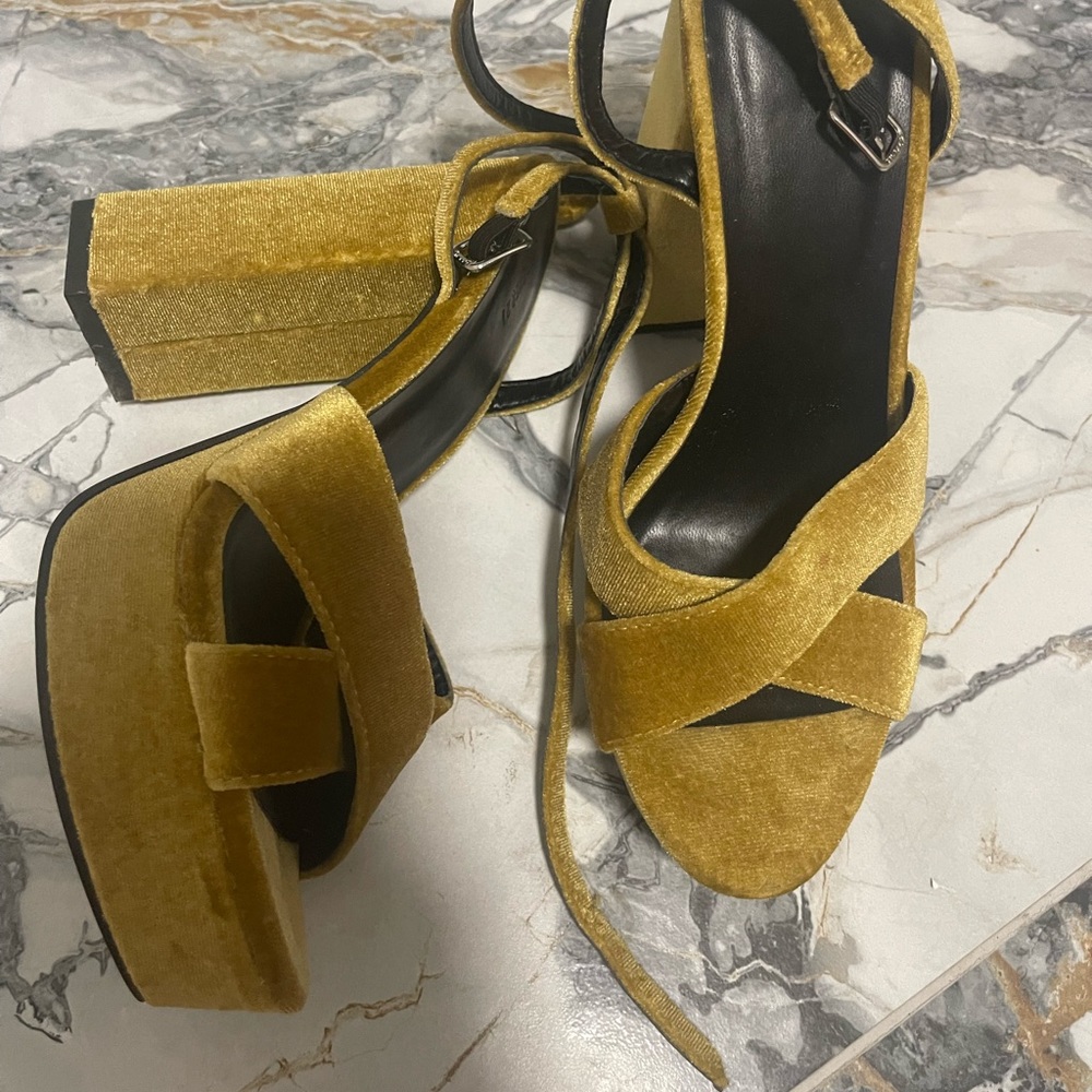 Forever 21 chunky heels . Size 7
